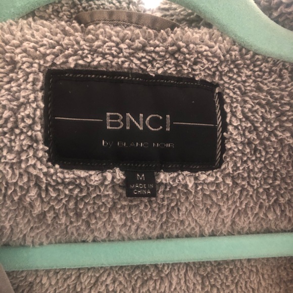 Gray cargo jacket with hood - Picture 3 of 3